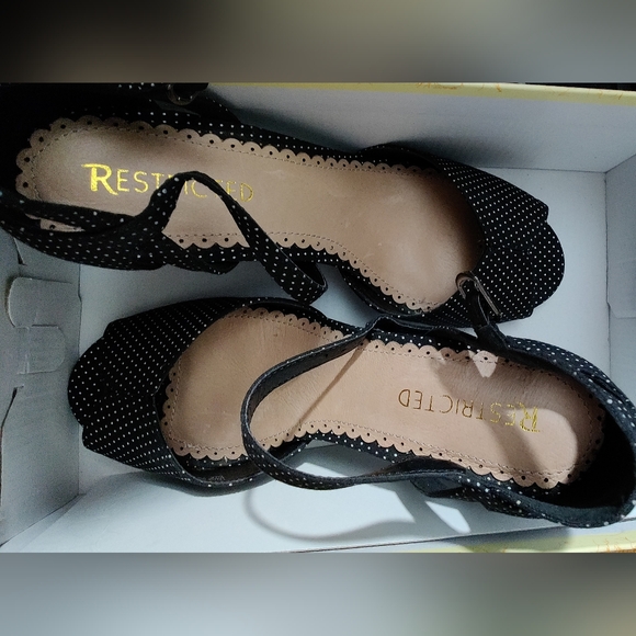 (New)Restricted - DANCING DOTS Peep Toe Polka Dot Heel Sandal (New) - Picture 7 of 11